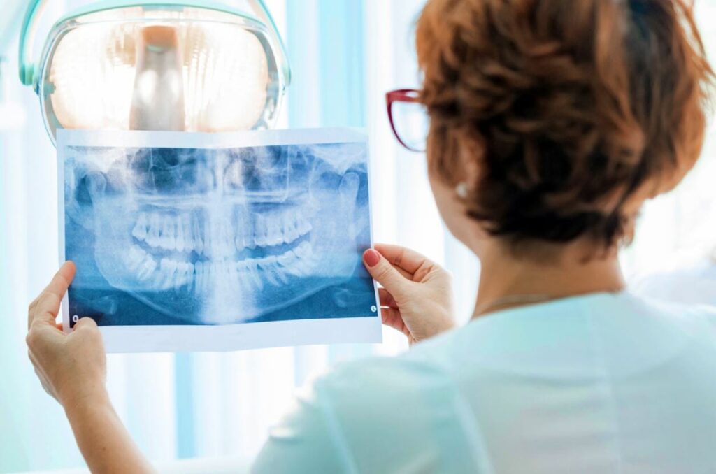 Dentists are choosing Cloud-based Telephone Services for their Practice