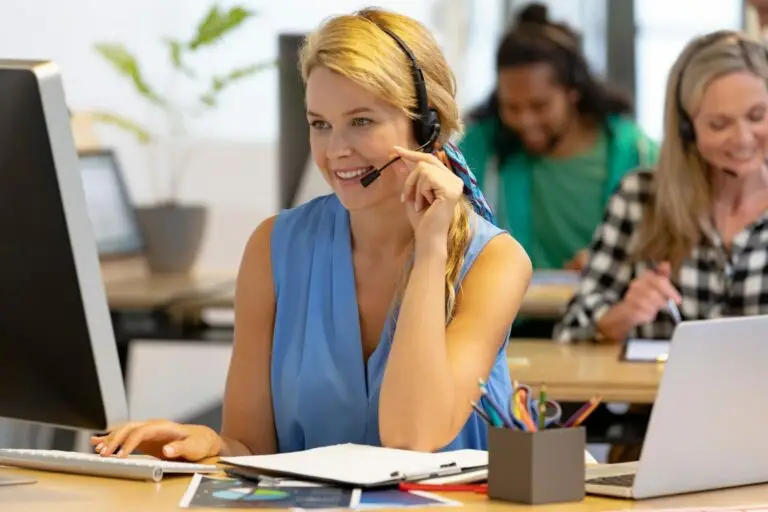 call center agent at desk