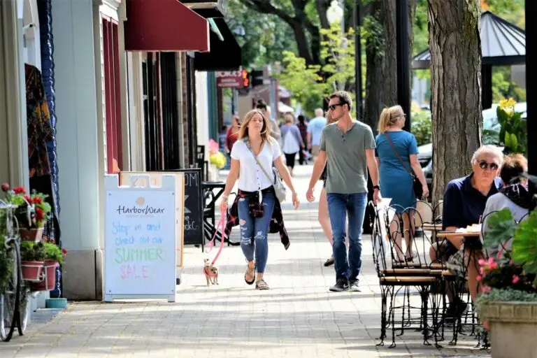 Small Towns Get White Glove Service from local business with Carolina Digital Phone