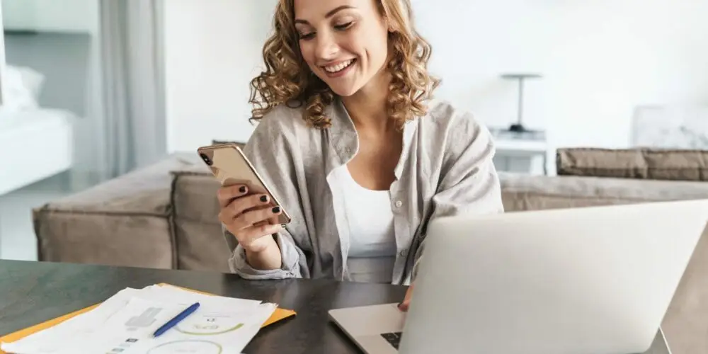 women working at home phone
