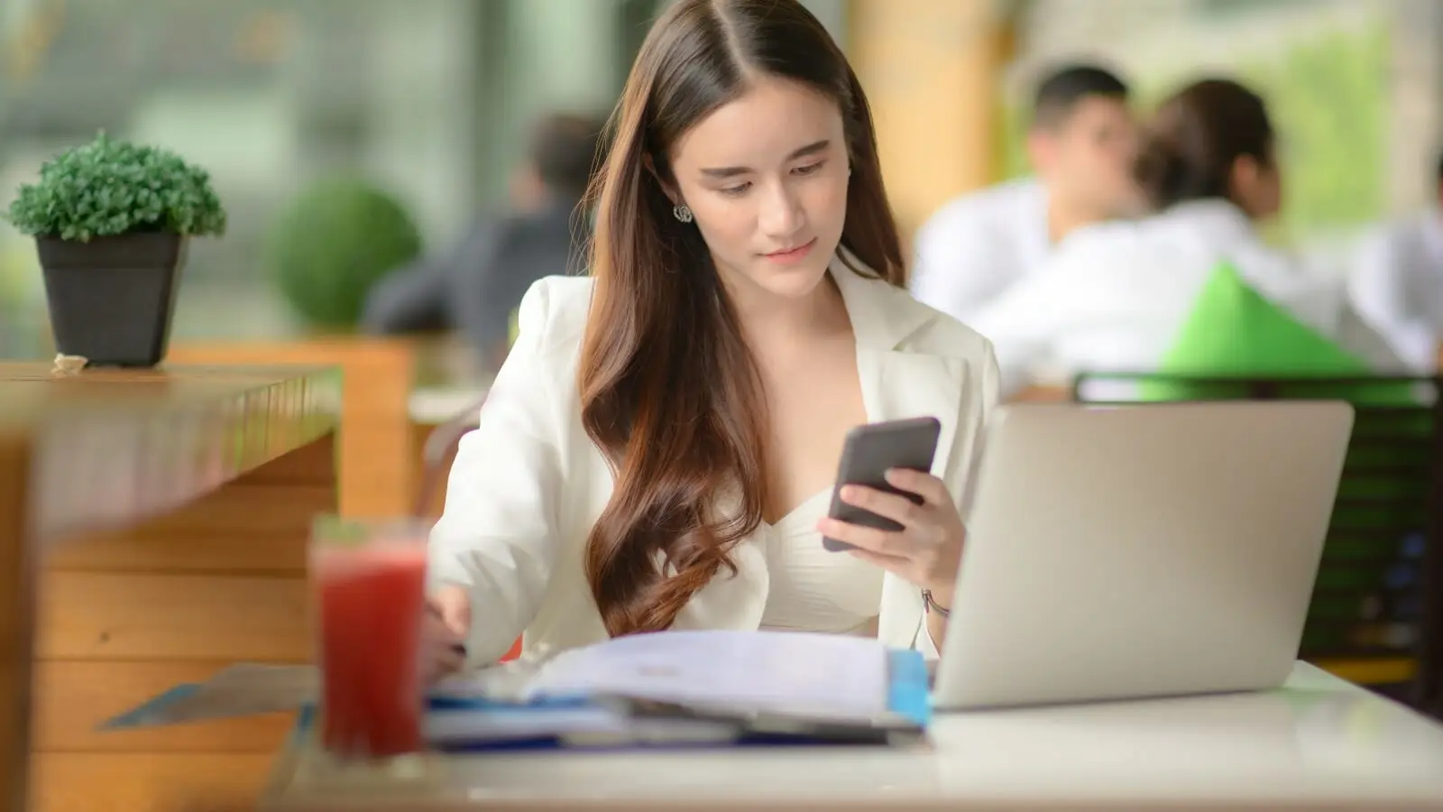 flexible workplace - woman on phone