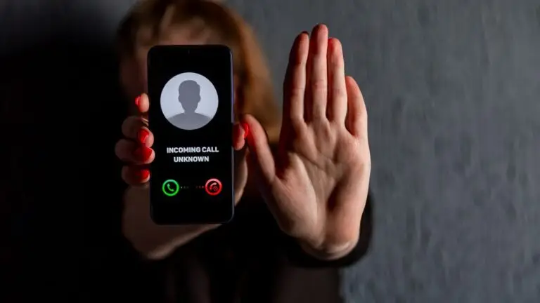 stop robocalls phone screen