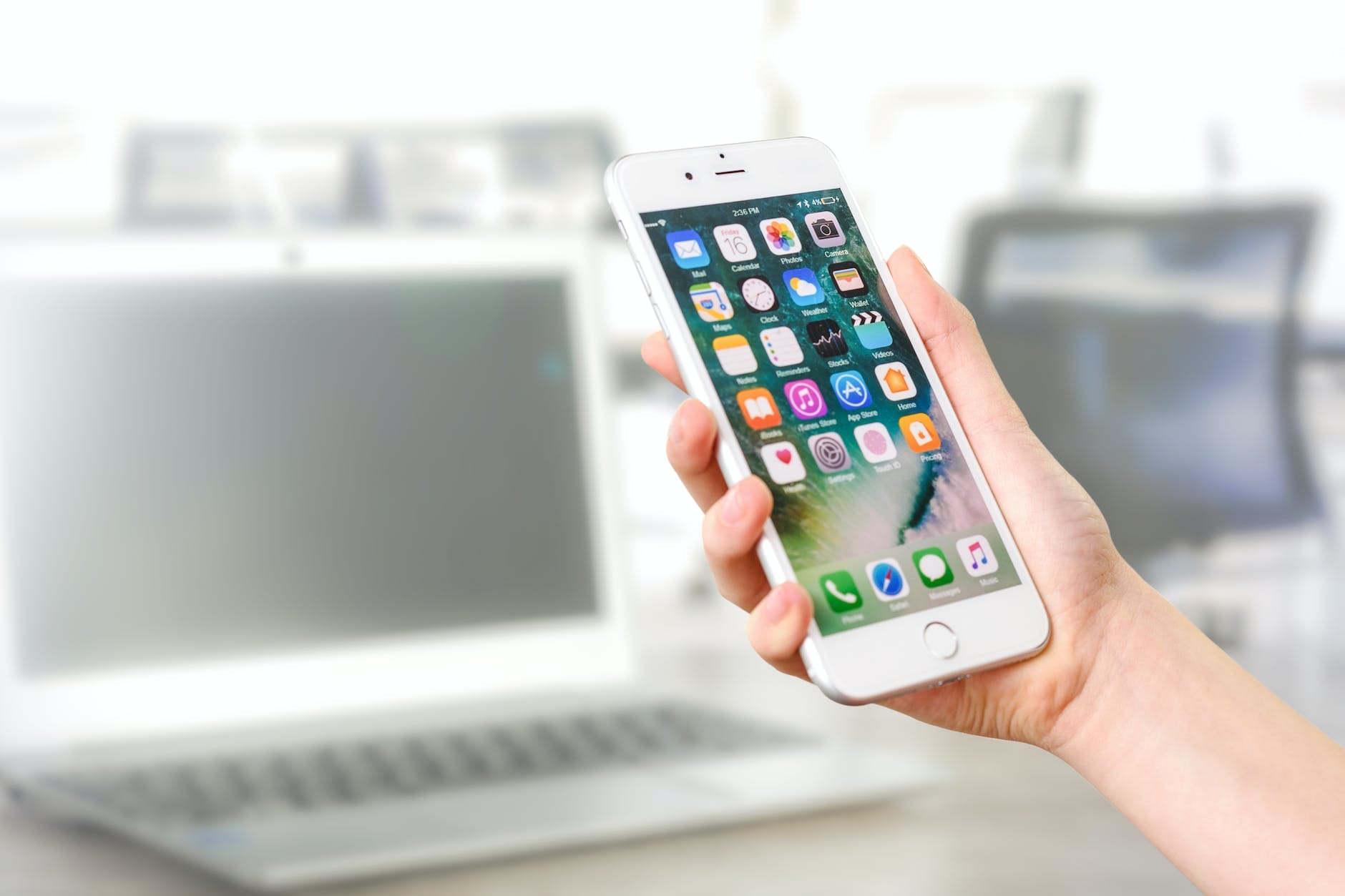 Phone Systems for Businesses: A Comprehensive Review